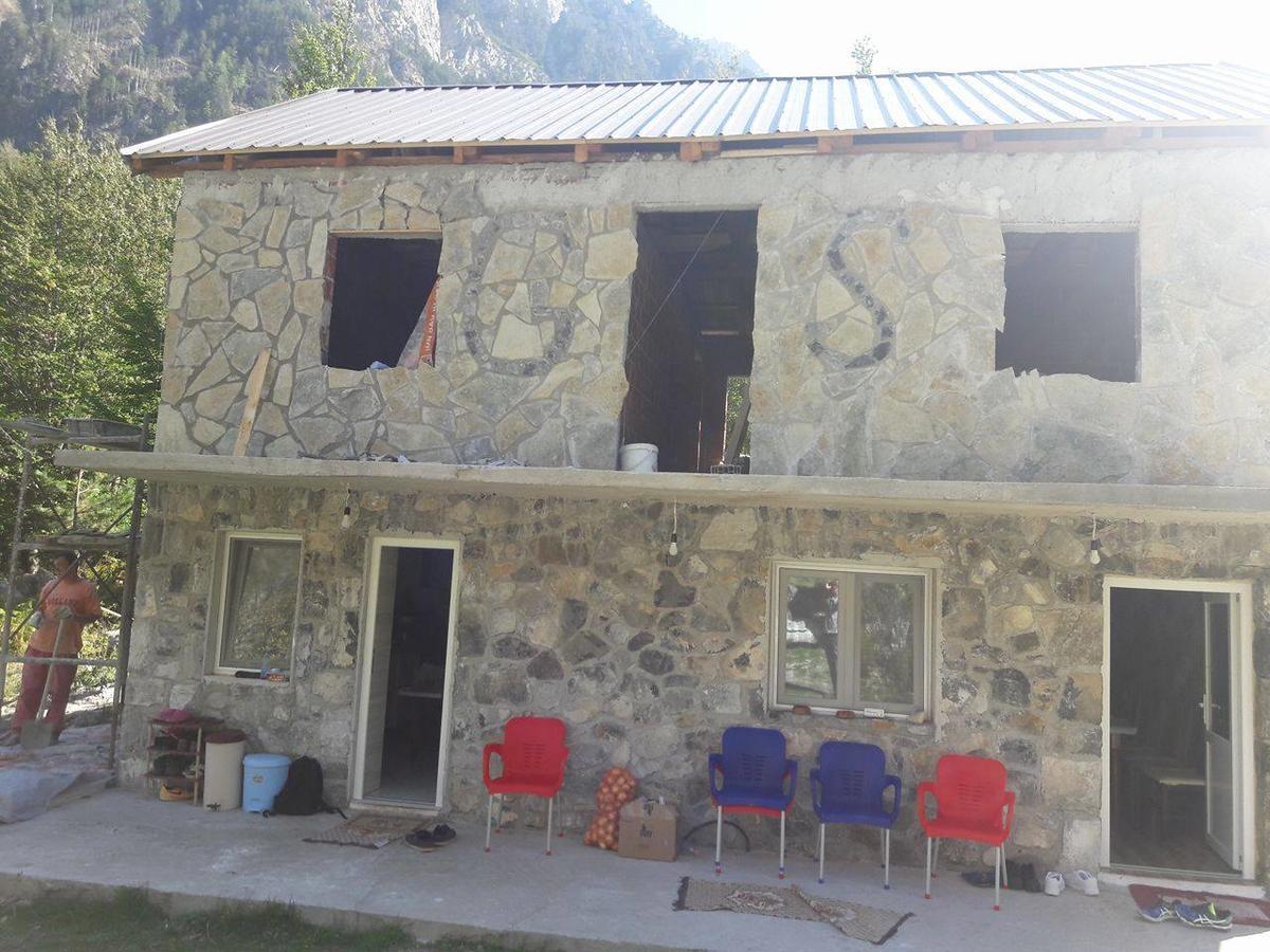 Guesthouse Arben Selimaj Bajram Curri Exterior photo